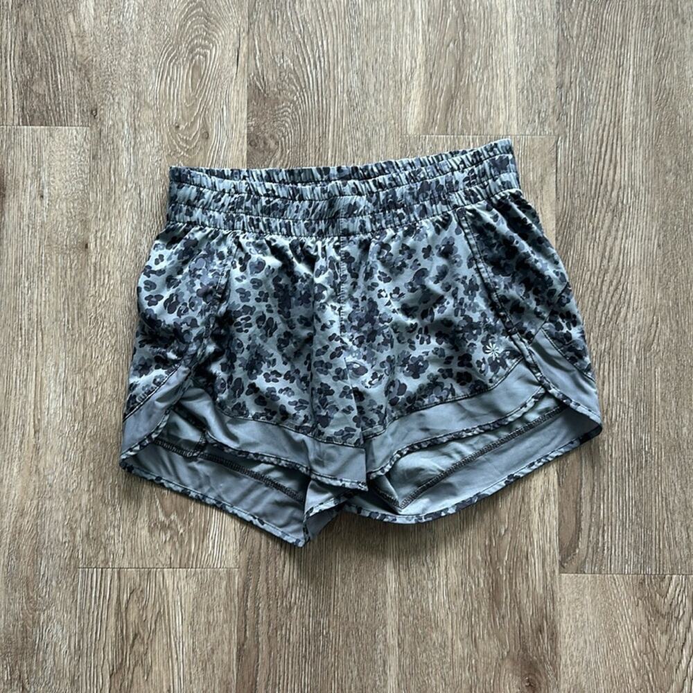 Athleta Mesh Racer Run 4" Shorts Grey‎ Cheetah XXS Mid Rise Athletic